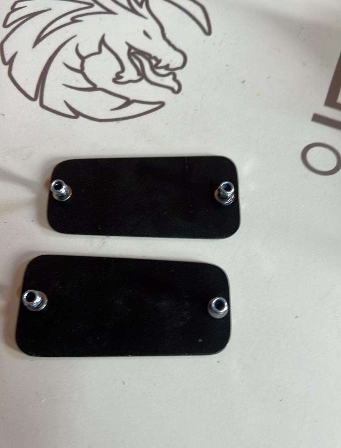 LOGHI PARAFANGO ANTERIORE